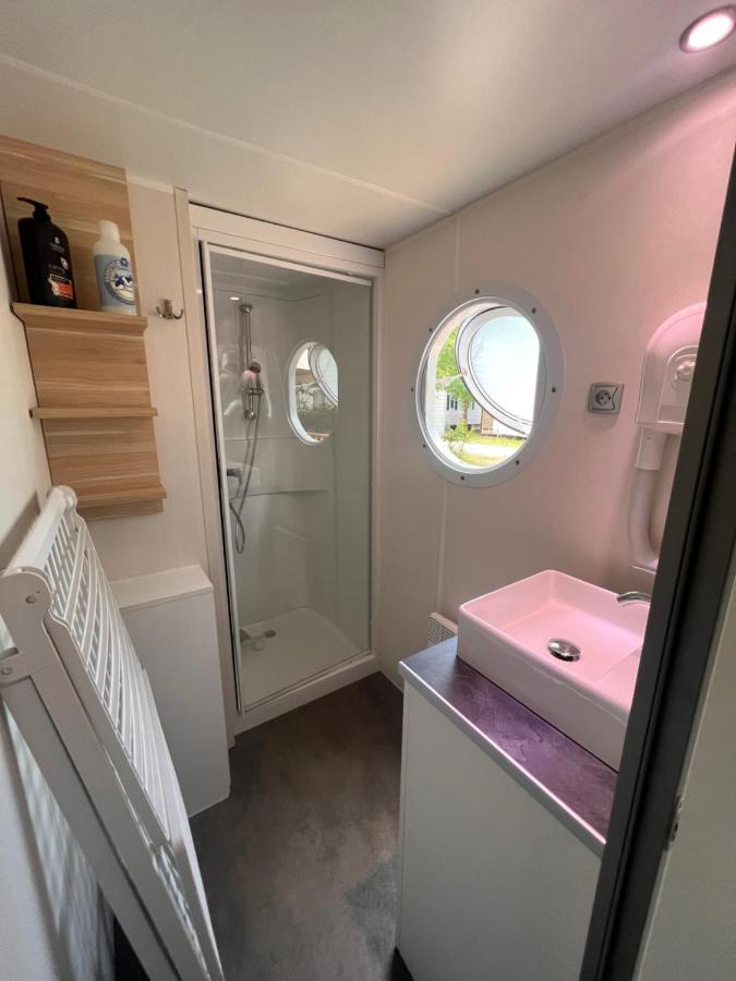 Mobil Home Du Lac - Camping 4 Etoiles Aureilhan  Exteriör bild
