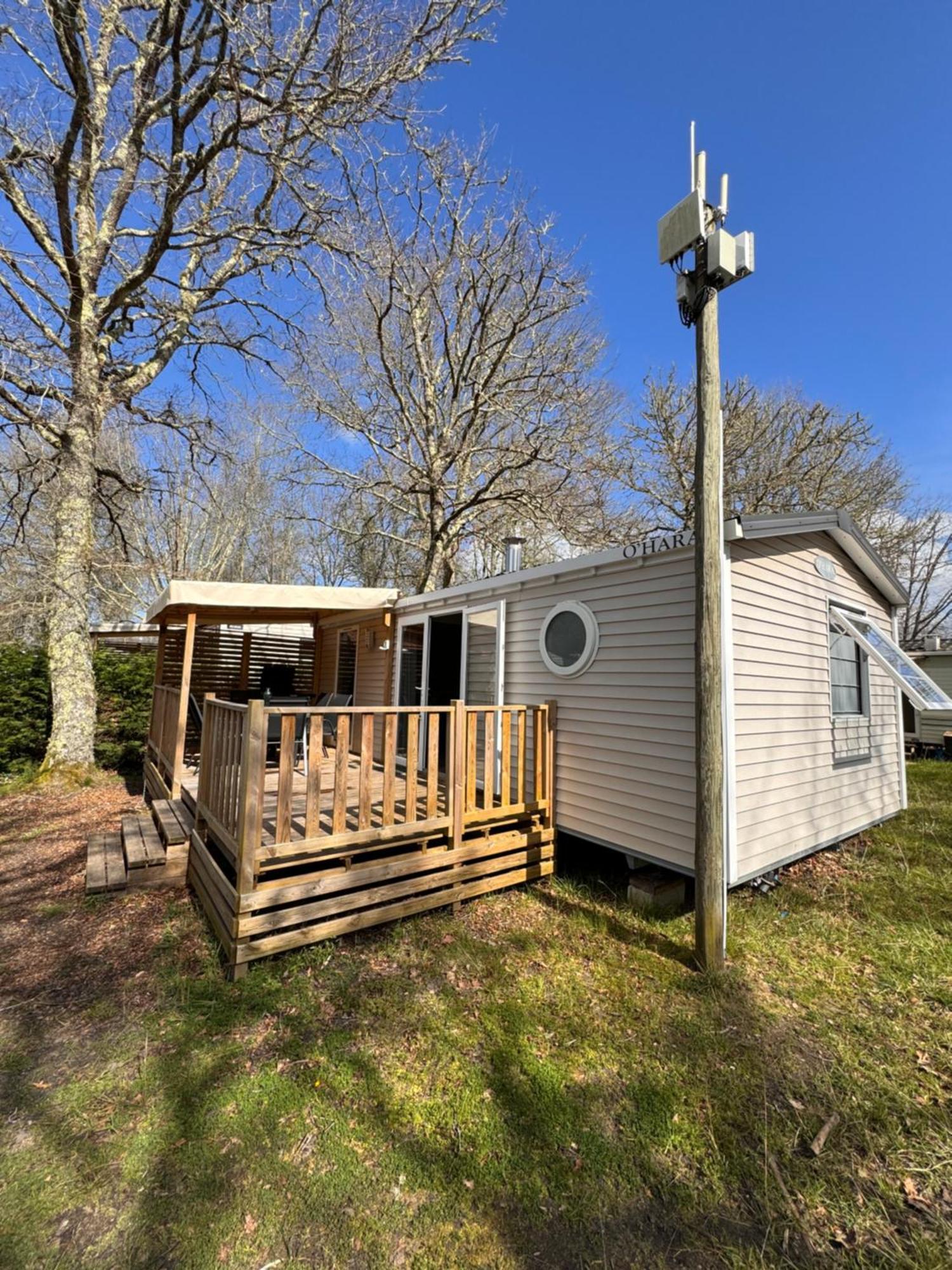 Mobil Home Du Lac - Camping 4 Etoiles Aureilhan  Exteriör bild